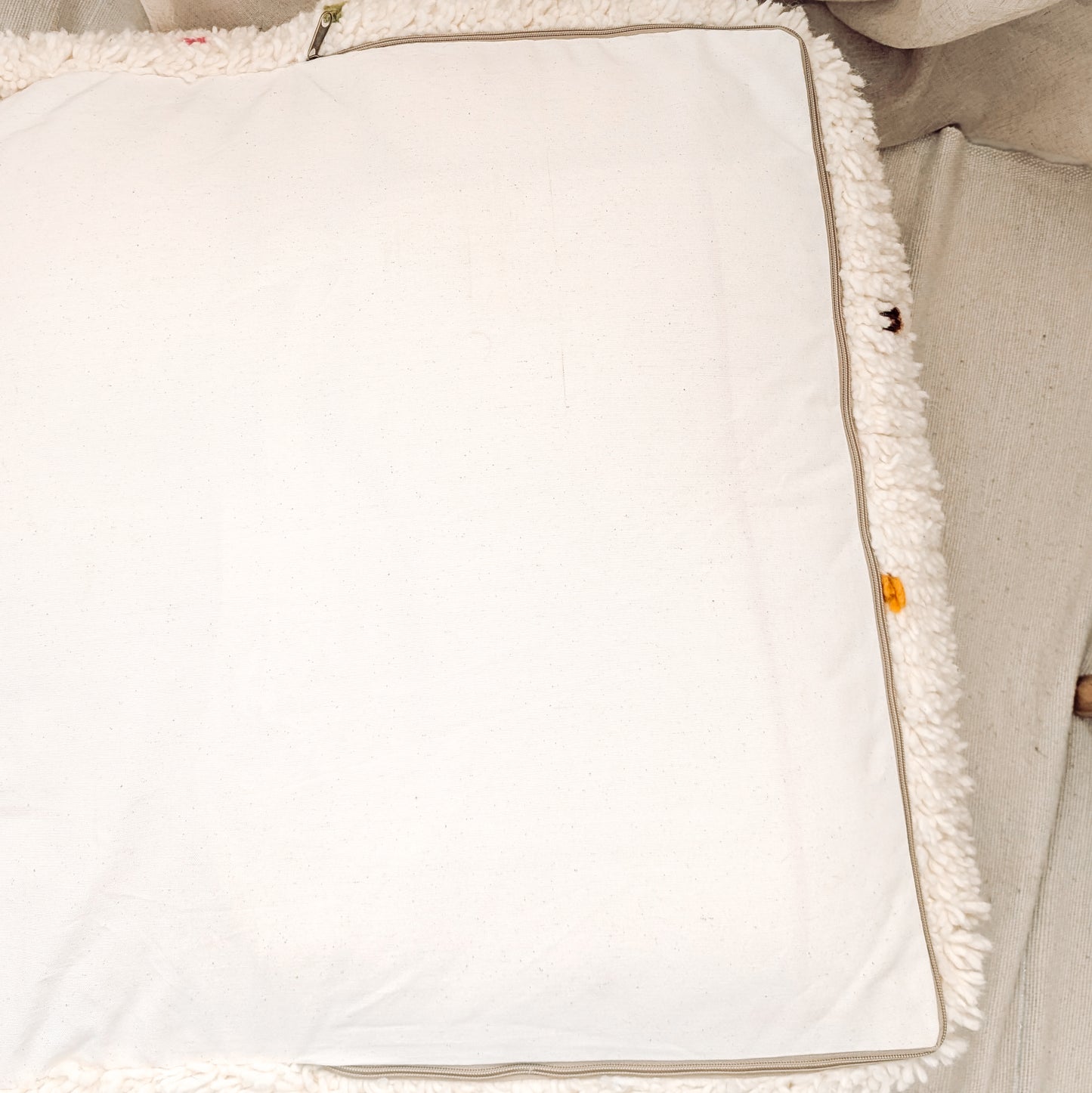 Pouf Beni Ouarain blanc pois multicolores