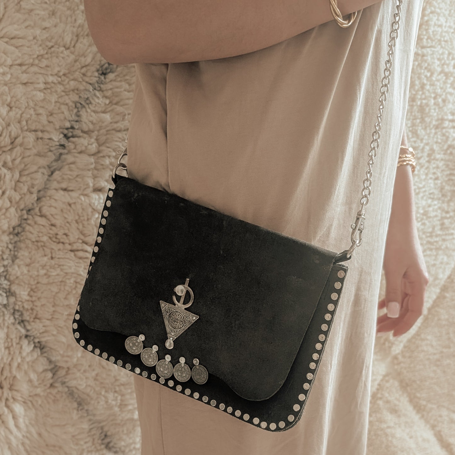 Pochette berbère en daim - Artisanat marocain