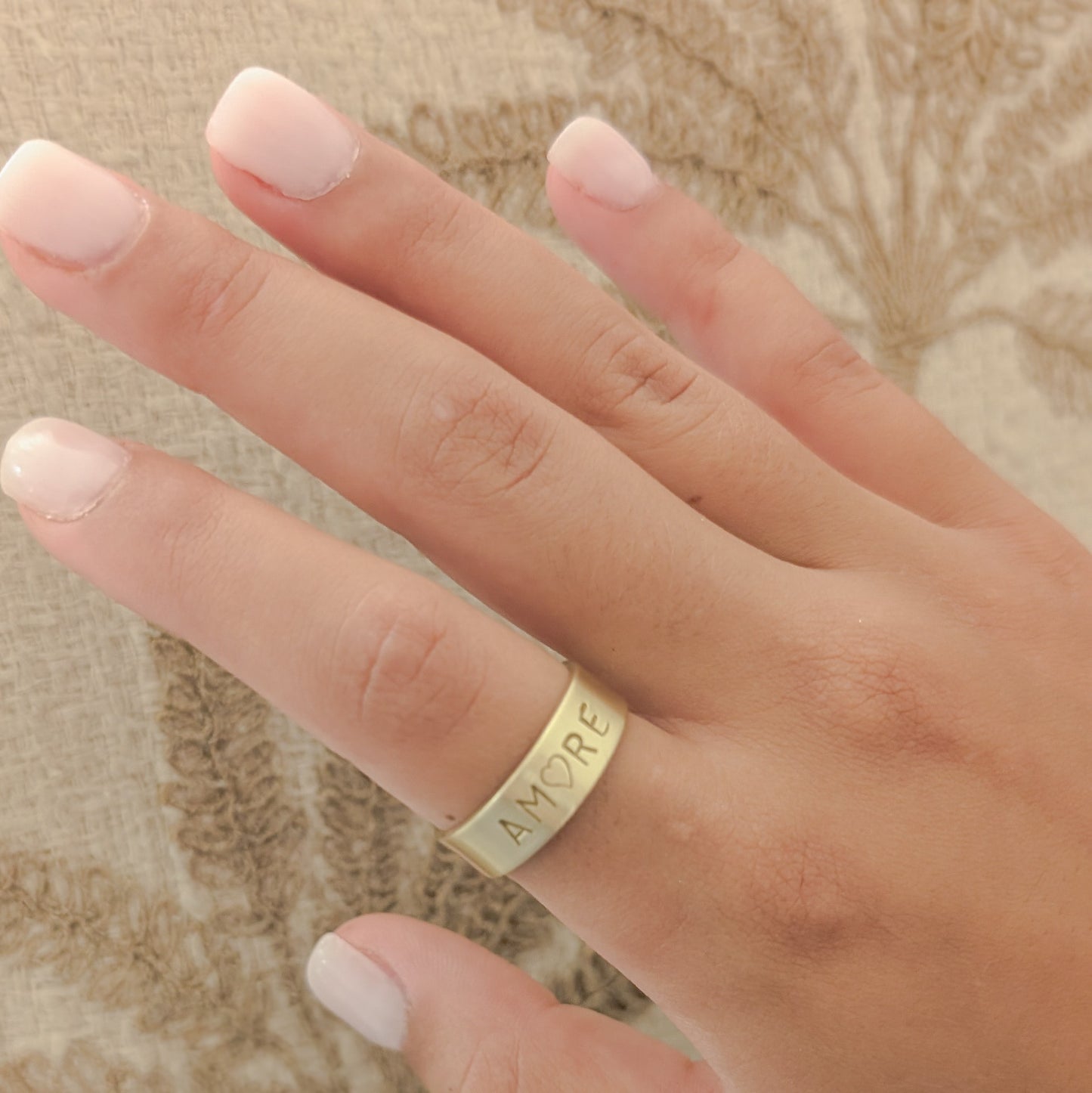 Bague en laiton gravée " Amore " ajustable | Fabriquée en France