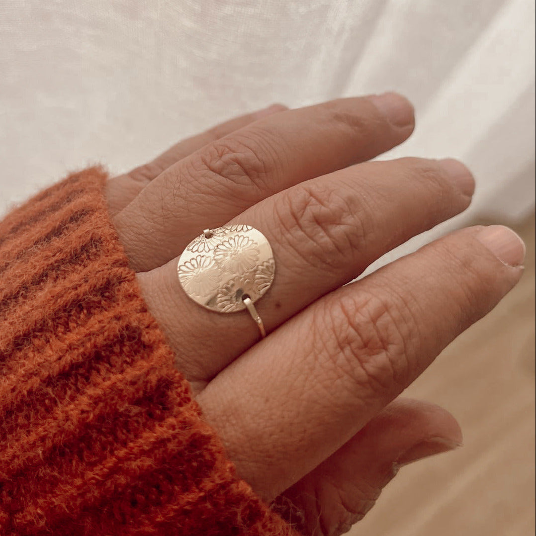 Bague marguerite en gold filled 14K faite à la main