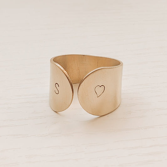 Bague personnalisée Dima - gravée main | Fabriquée en France