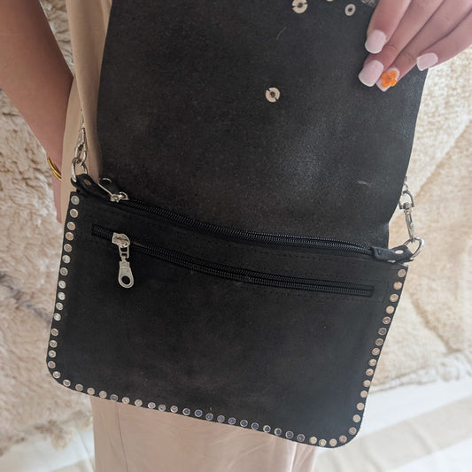 Pochette berbère en daim - Artisanat marocain